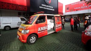 PDIP Kirim 30 Ambulans dan 90 Tenaga Medis Bantu Korban Banjir