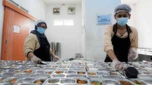 Prabowo Akui Ada Kekurangan, Klaim Program MBG 99,99% Berhasil