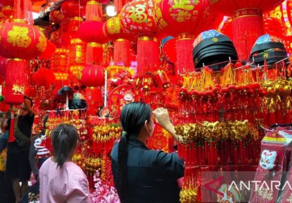 Ragam Hiasan Imlek dan Kisaran Harganya di Glodok